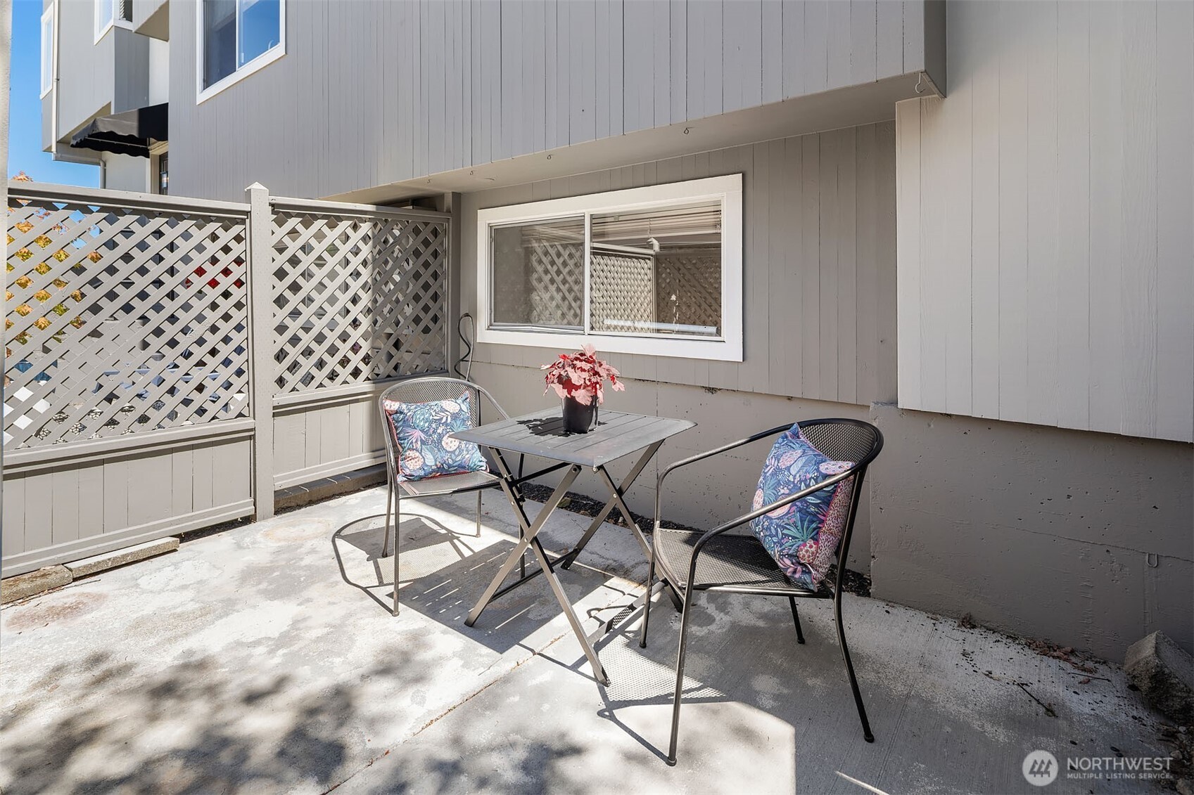 611 Bell Street Unit: 1