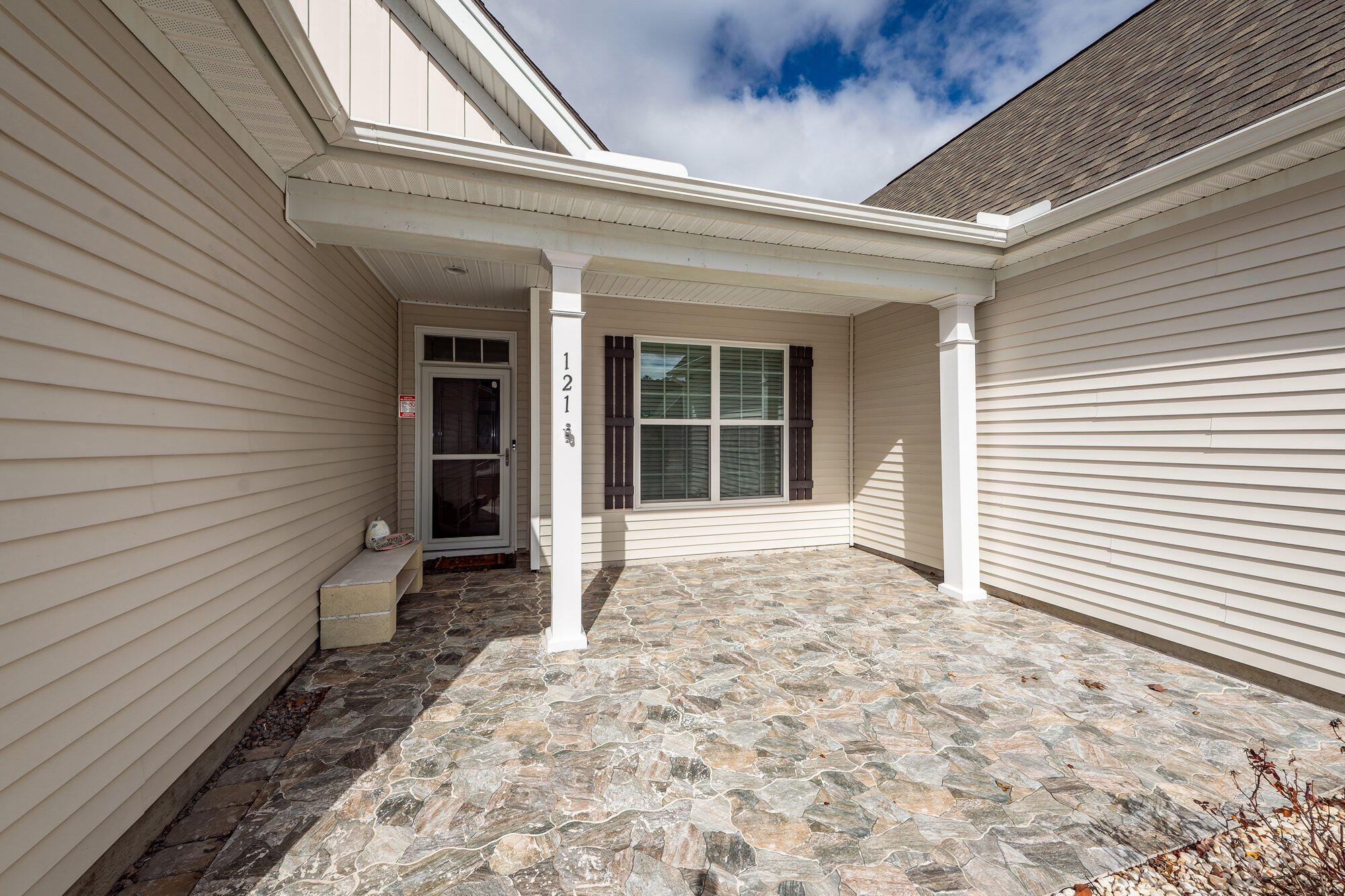 121 Lakelyn Road