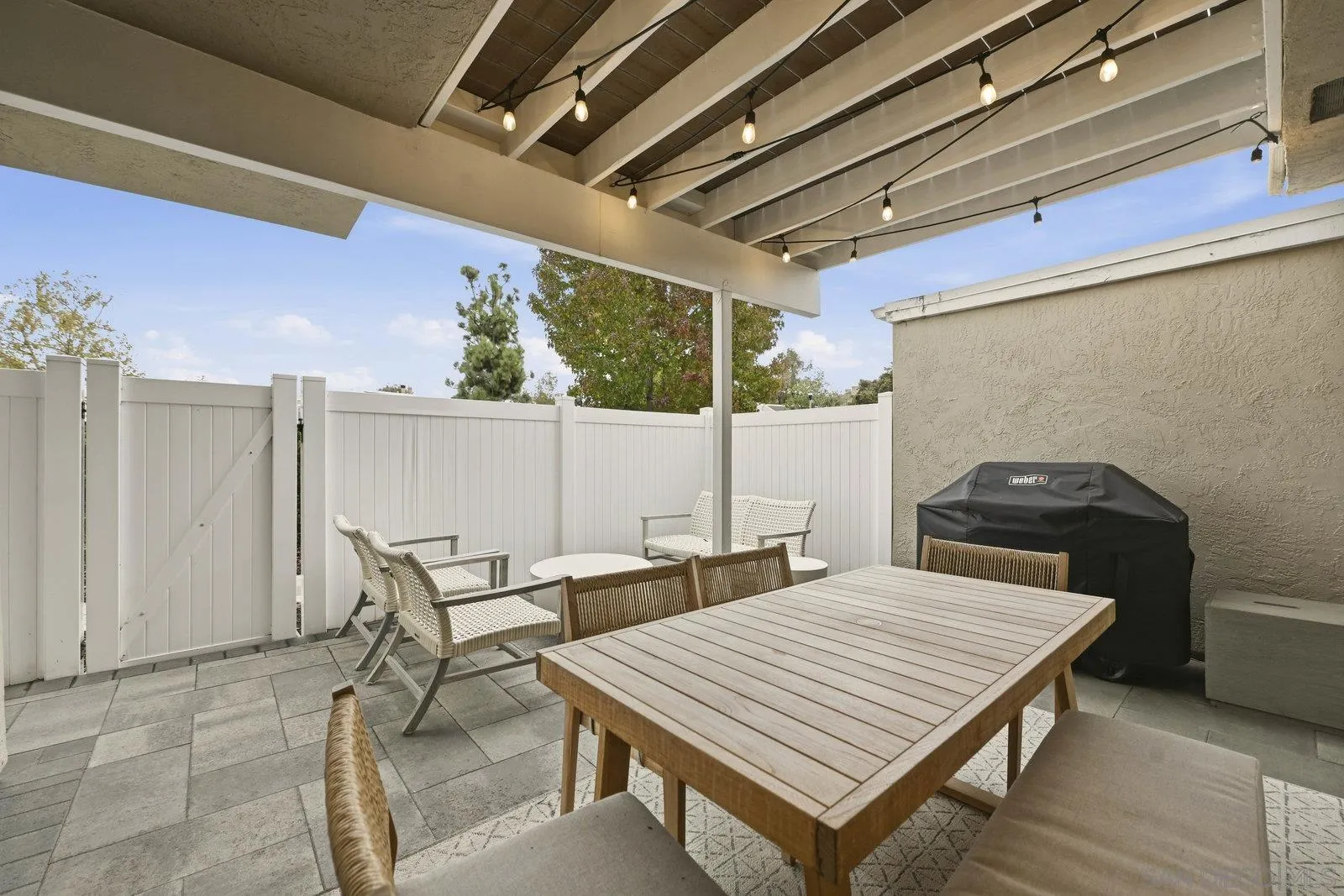 1422 Caminito Septimo