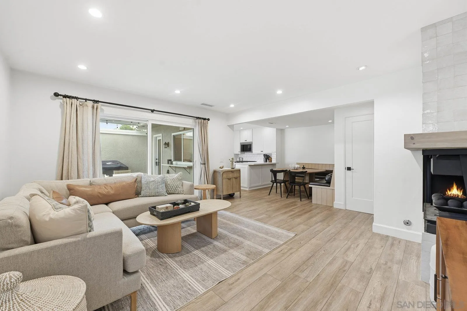 1422 Caminito Septimo