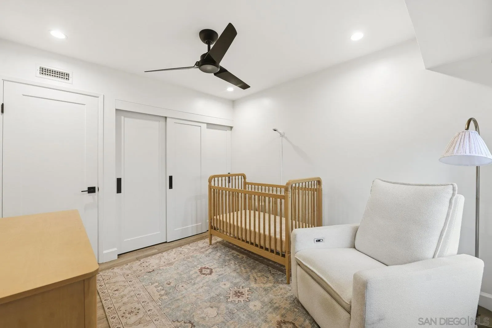 1422 Caminito Septimo