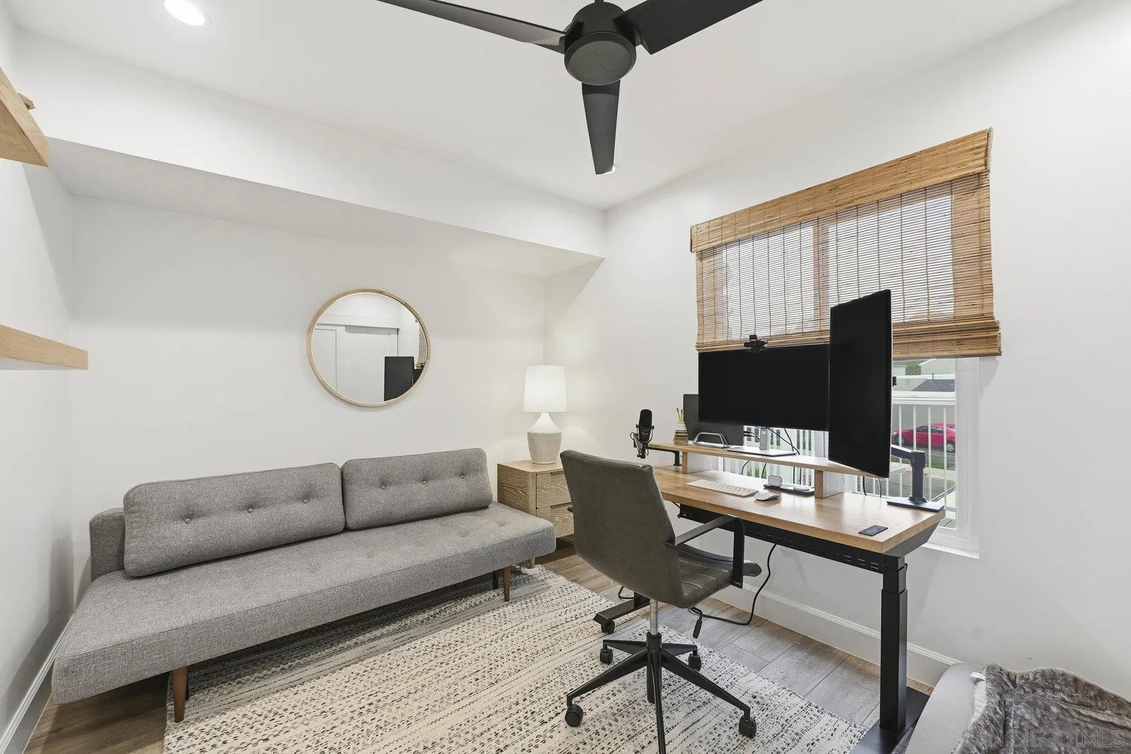 1422 Caminito Septimo