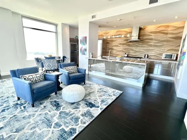 165 6th Avenue Unit 2902