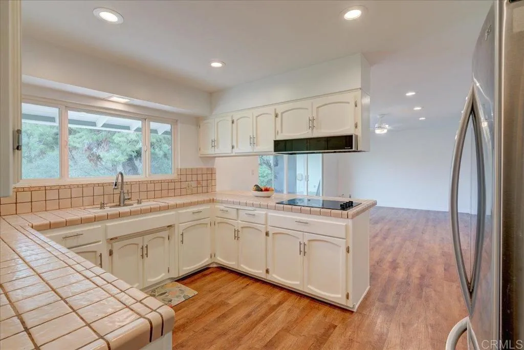 1170 Rising Hill Way