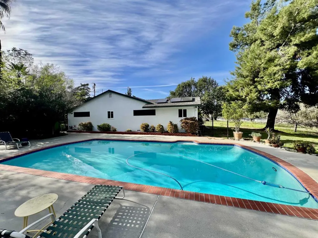 1170 Rising Hill Way