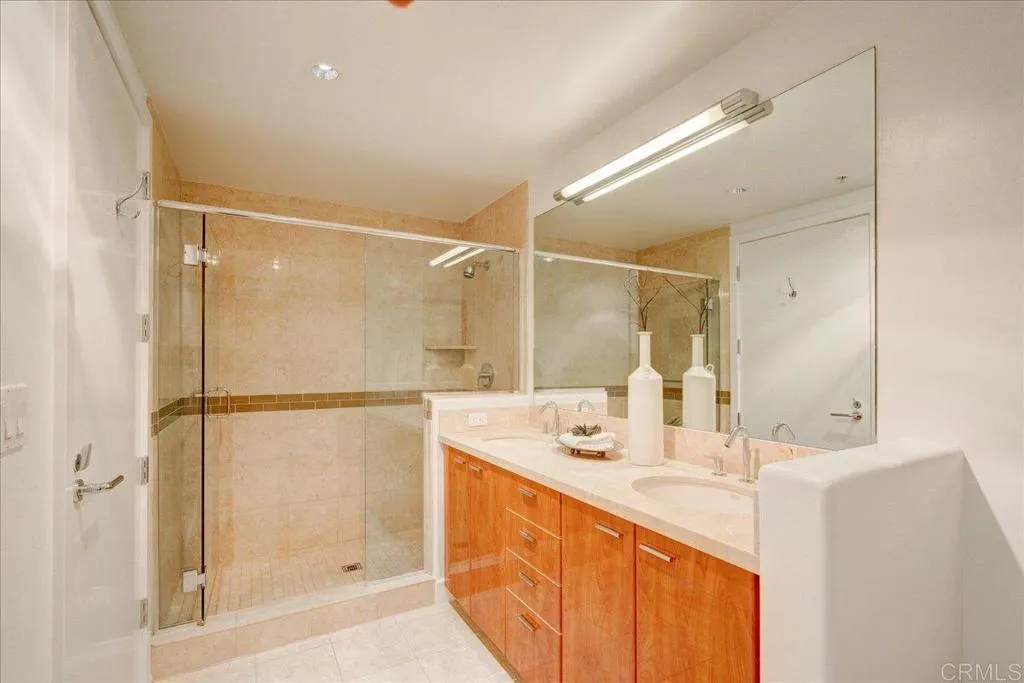 1199 Pacific Highway Unit 3902