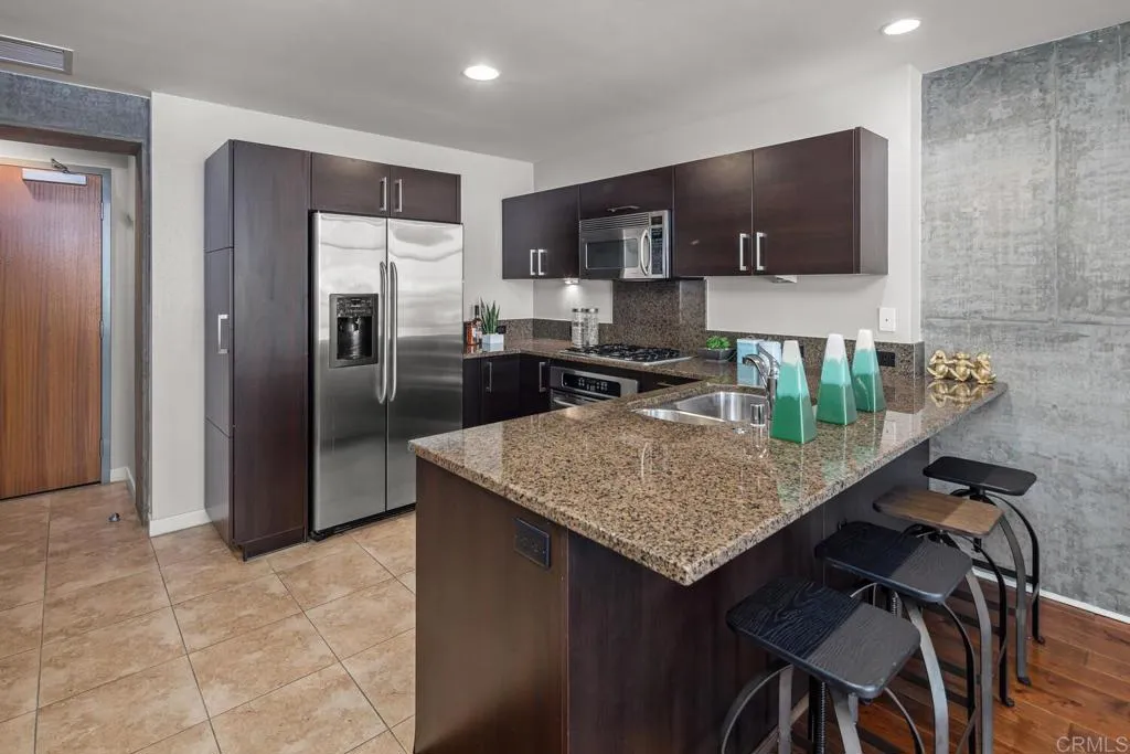 800 The Mark Lane Unit 602