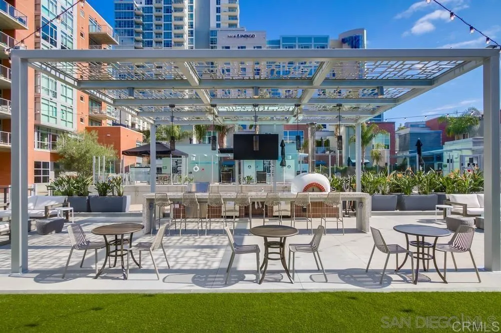 800 The Mark Lane Unit 602