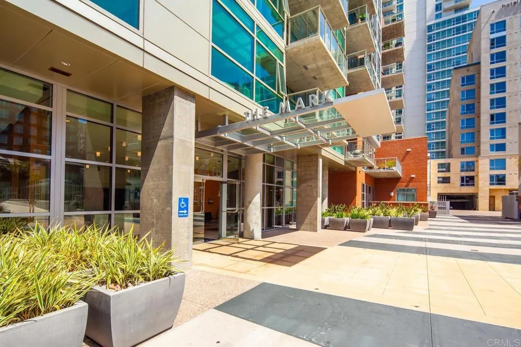 800 The Mark Lane Unit 602