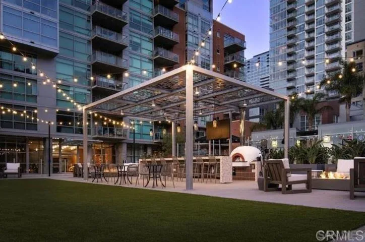 800 The Mark Lane Unit 602