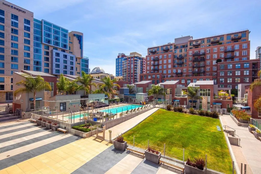 800 The Mark Lane Unit 602