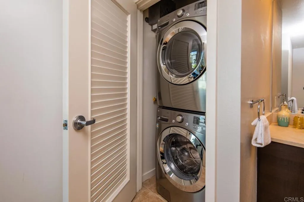 800 The Mark Lane Unit 602