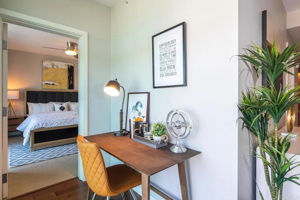 800 The Mark Lane Unit 602