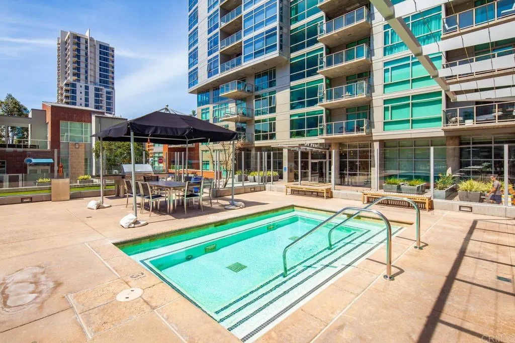 800 The Mark Lane Unit 602