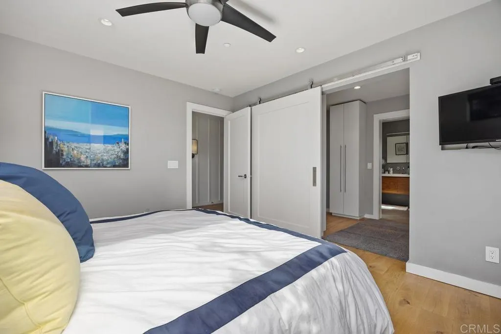 27 E E Street