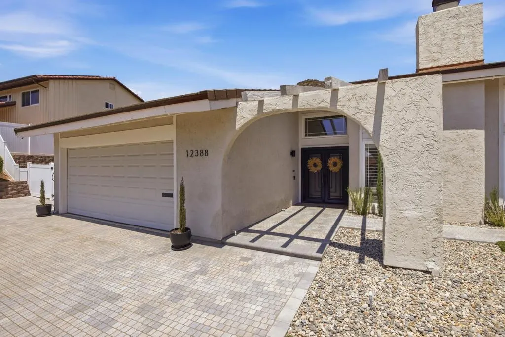12388 Reata Court