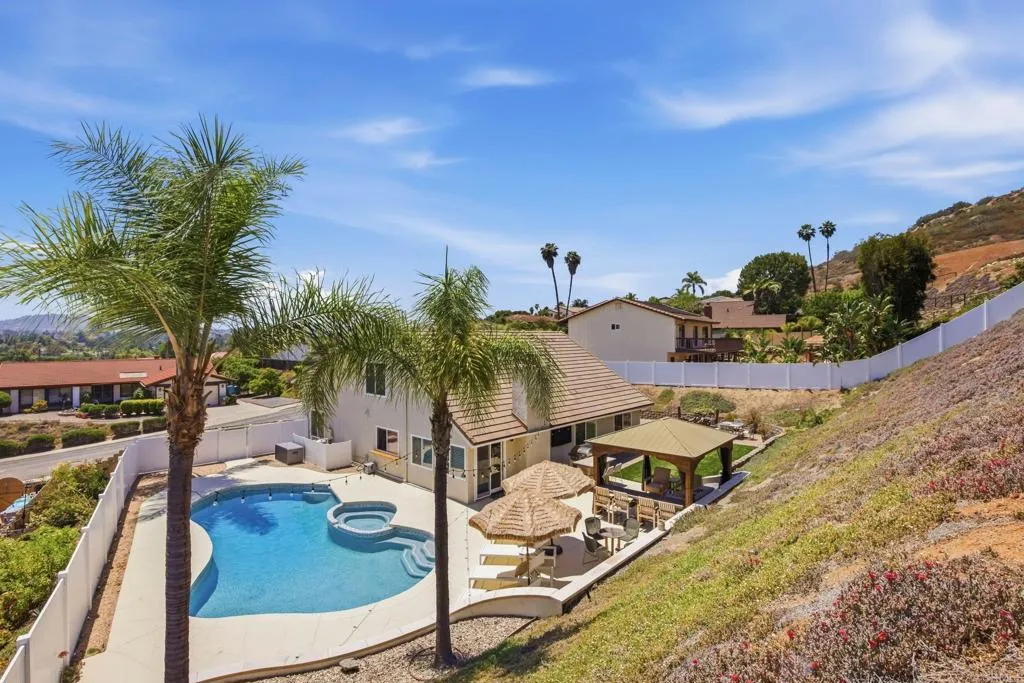 12388 Reata Court