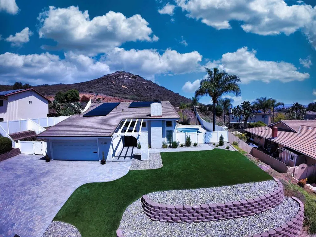 12388 Reata Court