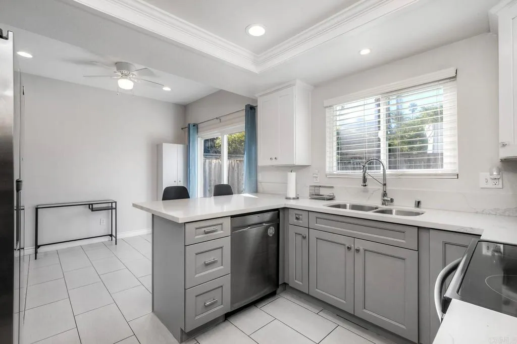 6809 Corintia Street