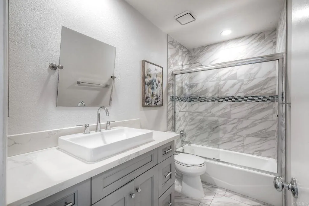 6809 Corintia Street