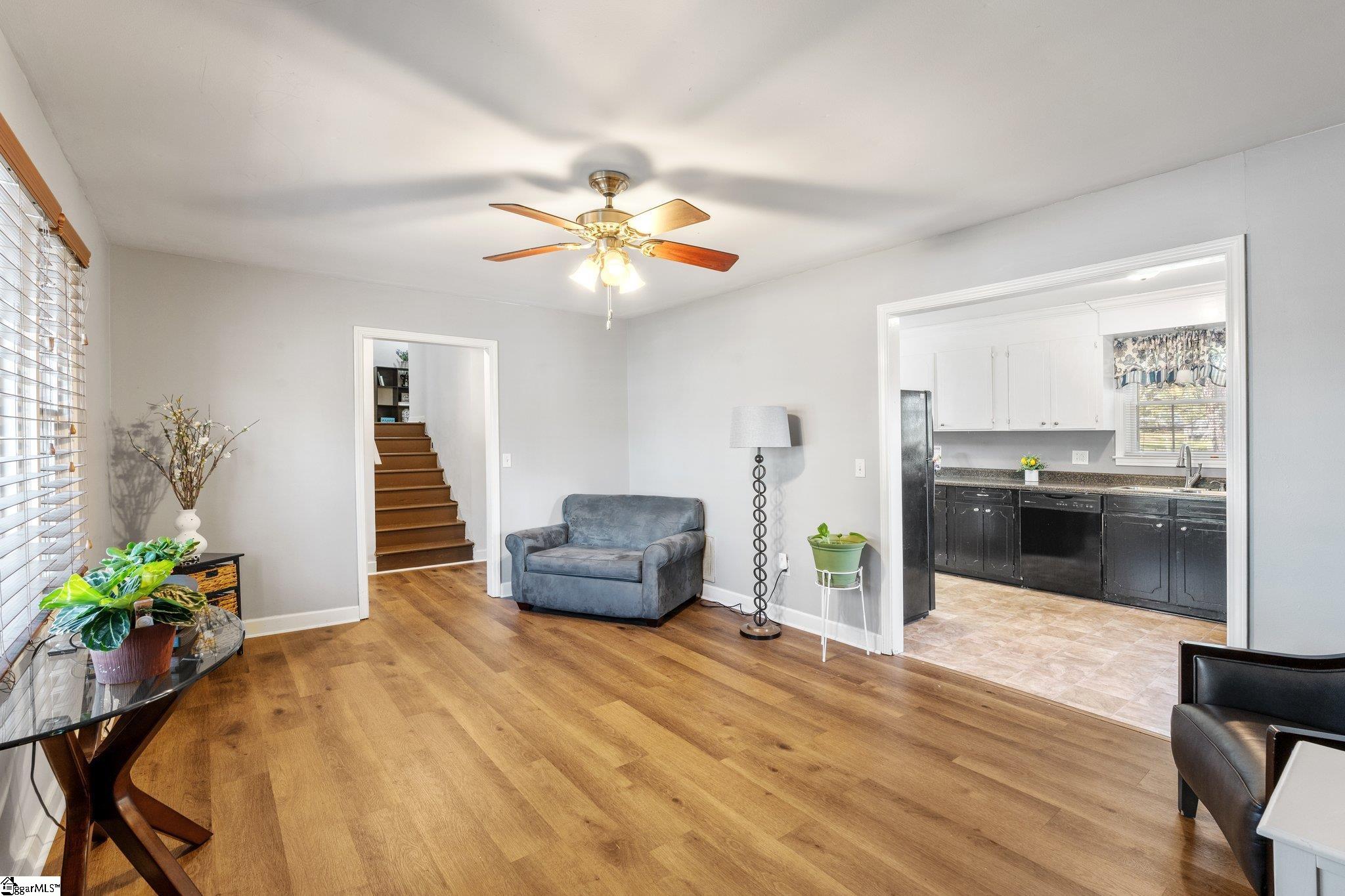 523 Sellwood Circle