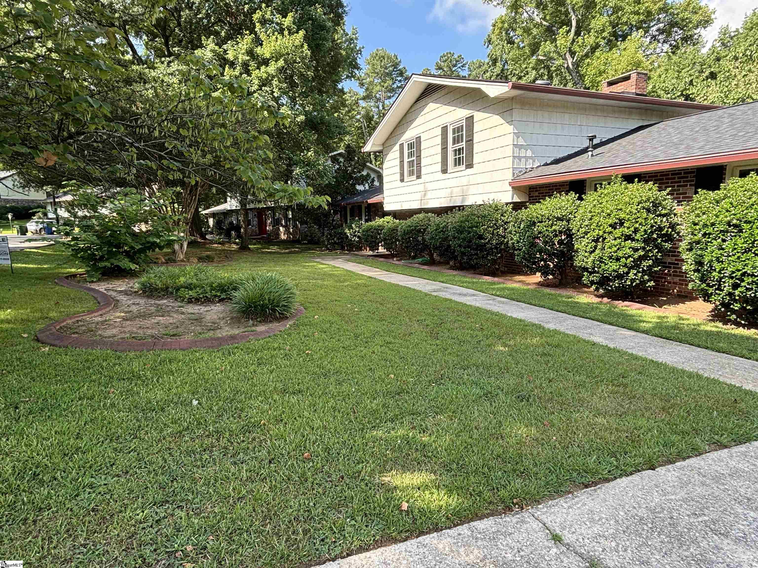 112 Meadowbrook Drive