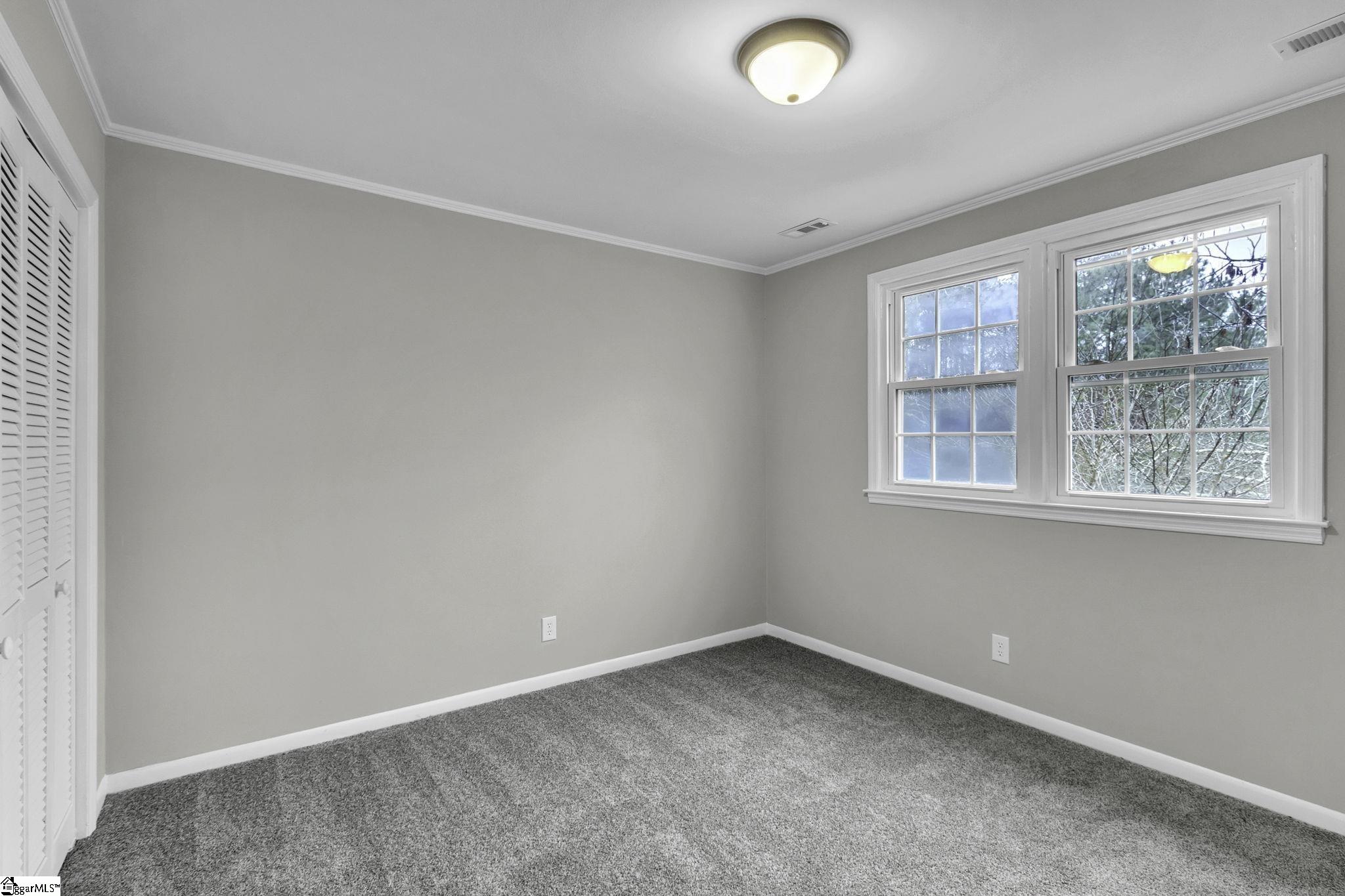 112 Meadowbrook Drive