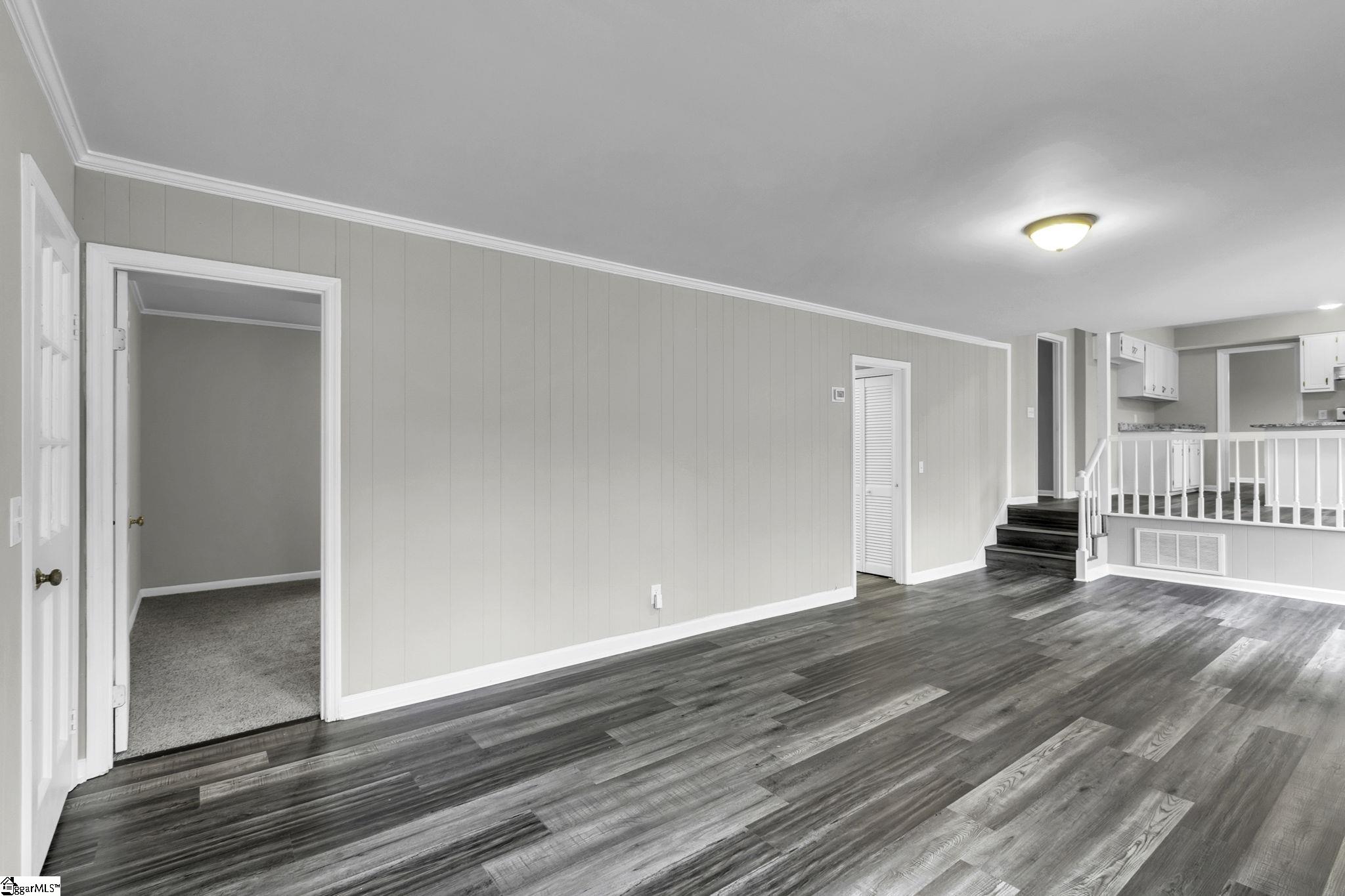 112 Meadowbrook Drive