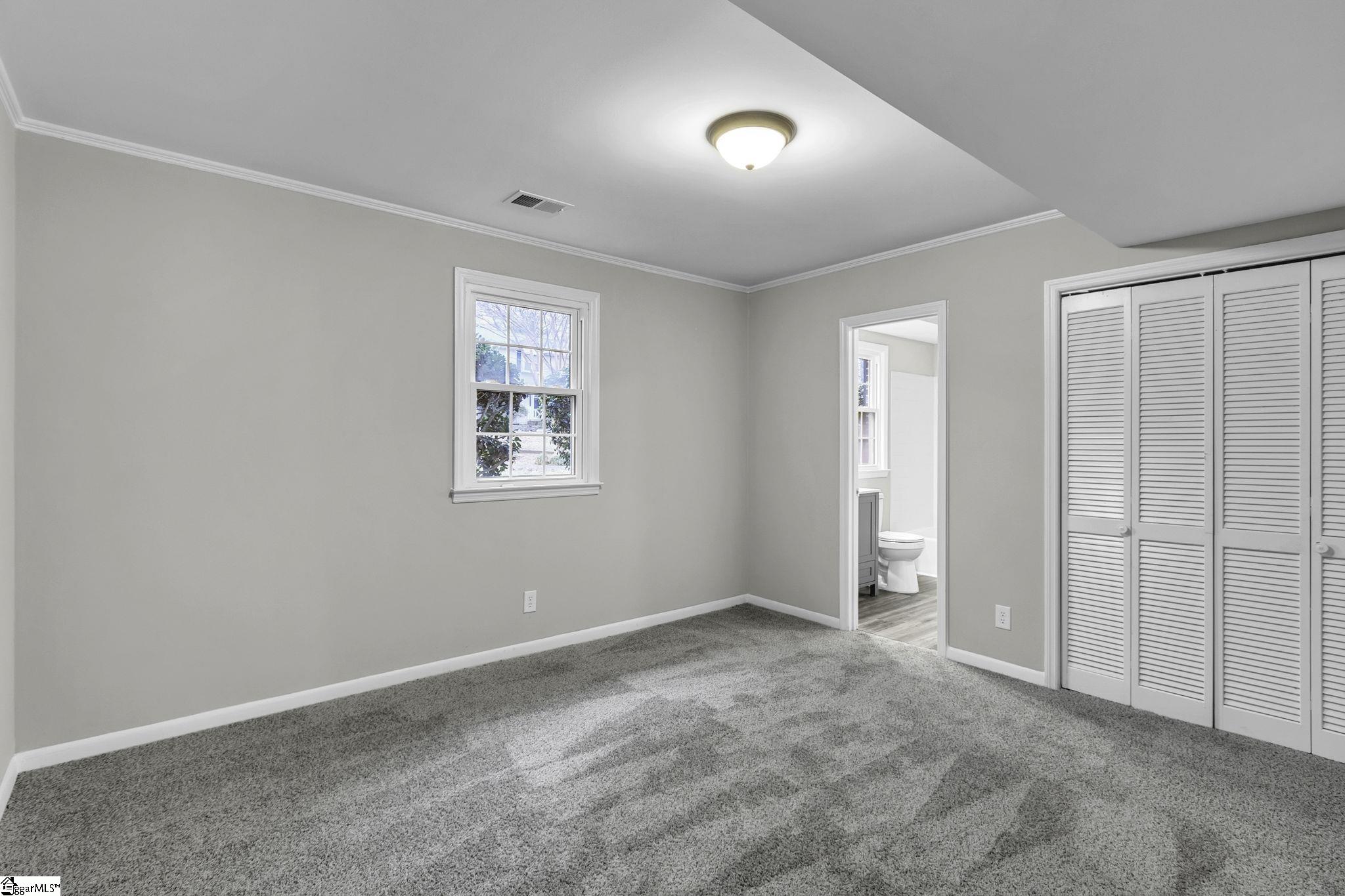 112 Meadowbrook Drive