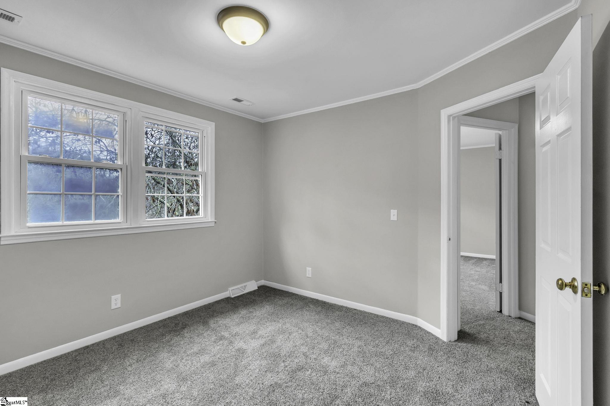 112 Meadowbrook Drive