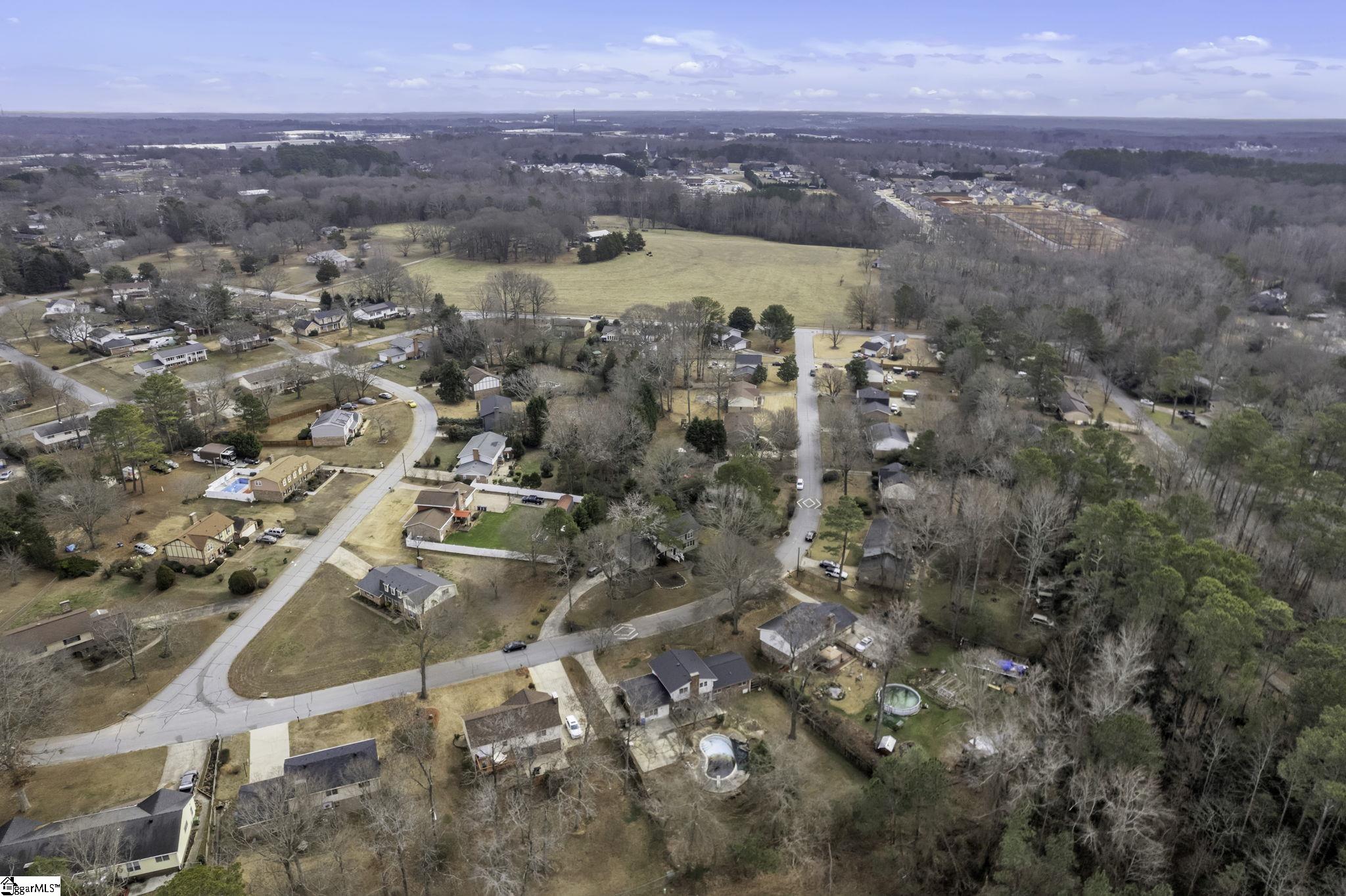 112 Meadowbrook Drive