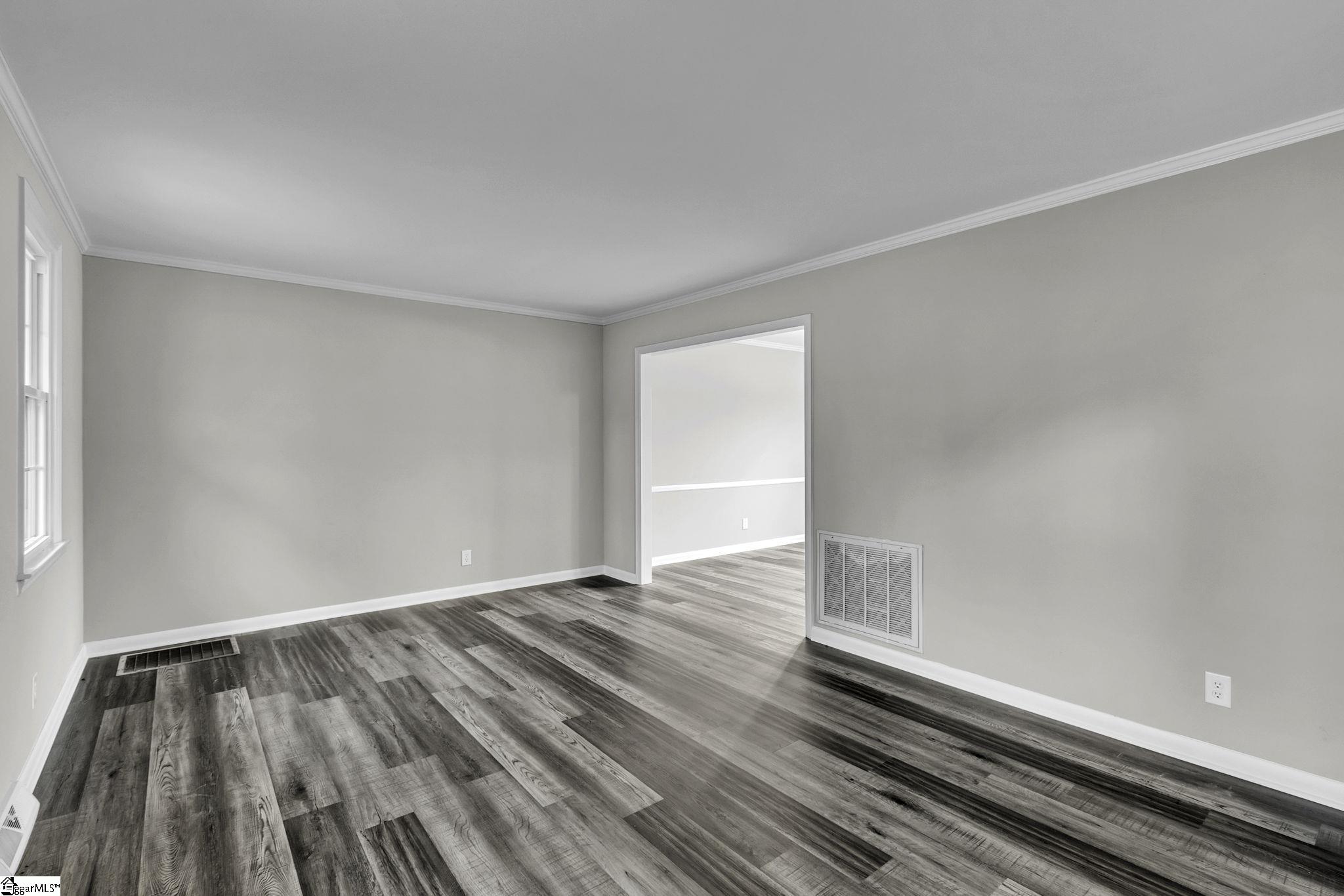 112 Meadowbrook Drive