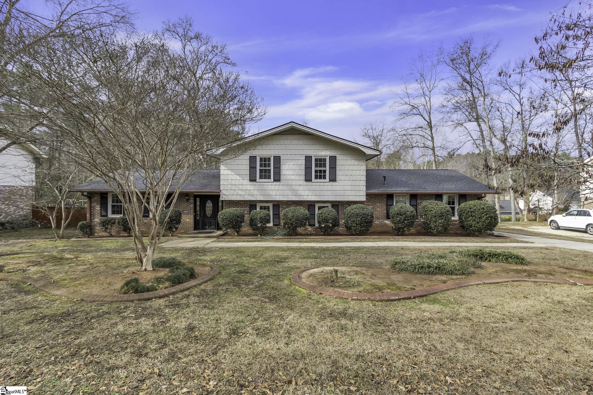 112 Meadowbrook Drive