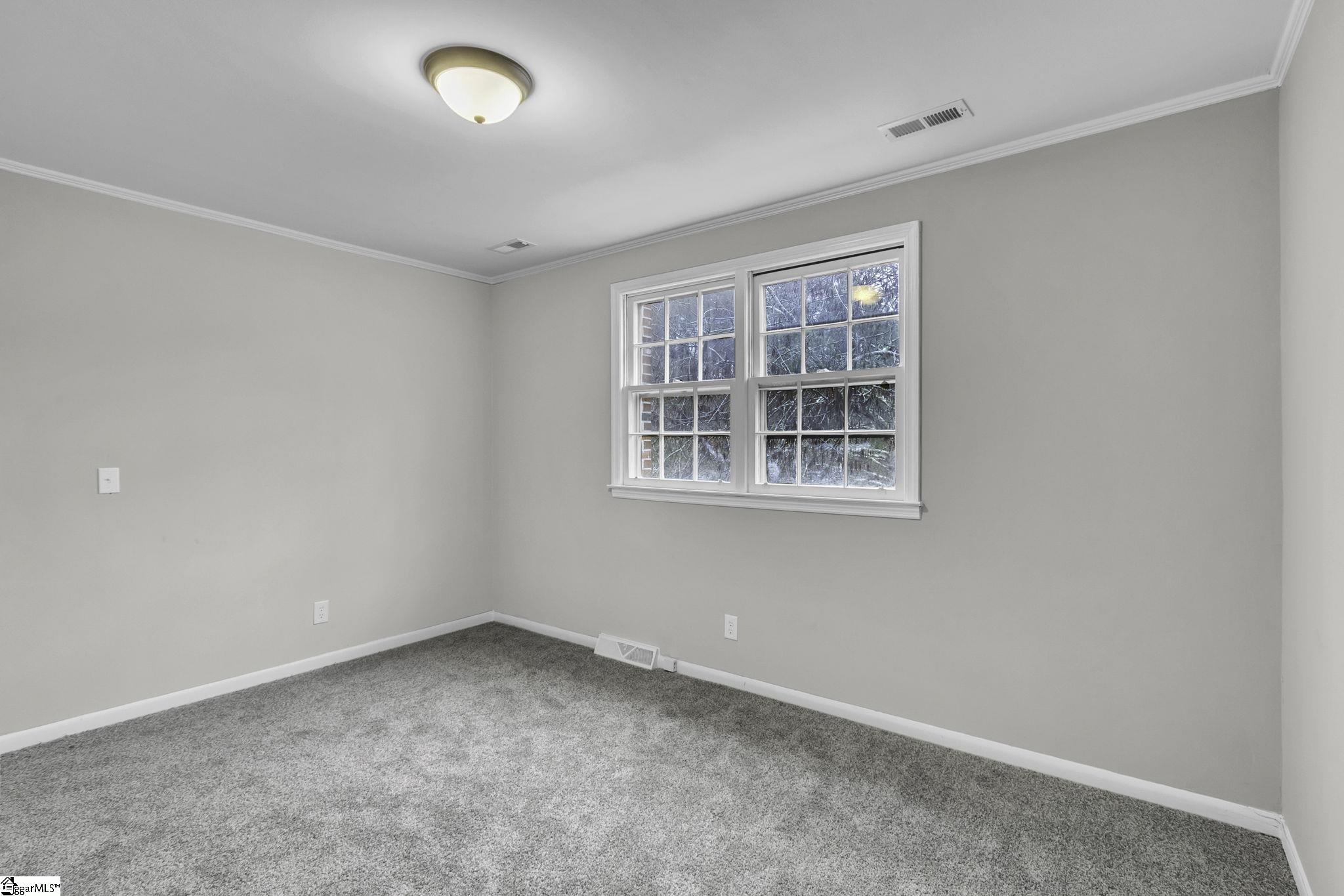 112 Meadowbrook Drive