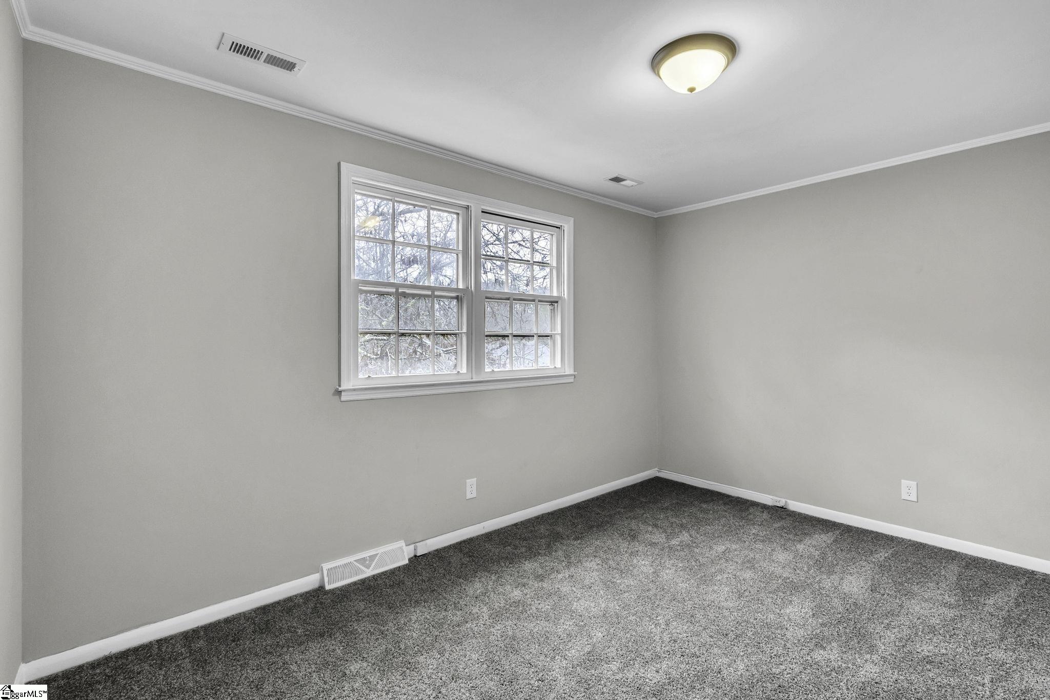 112 Meadowbrook Drive