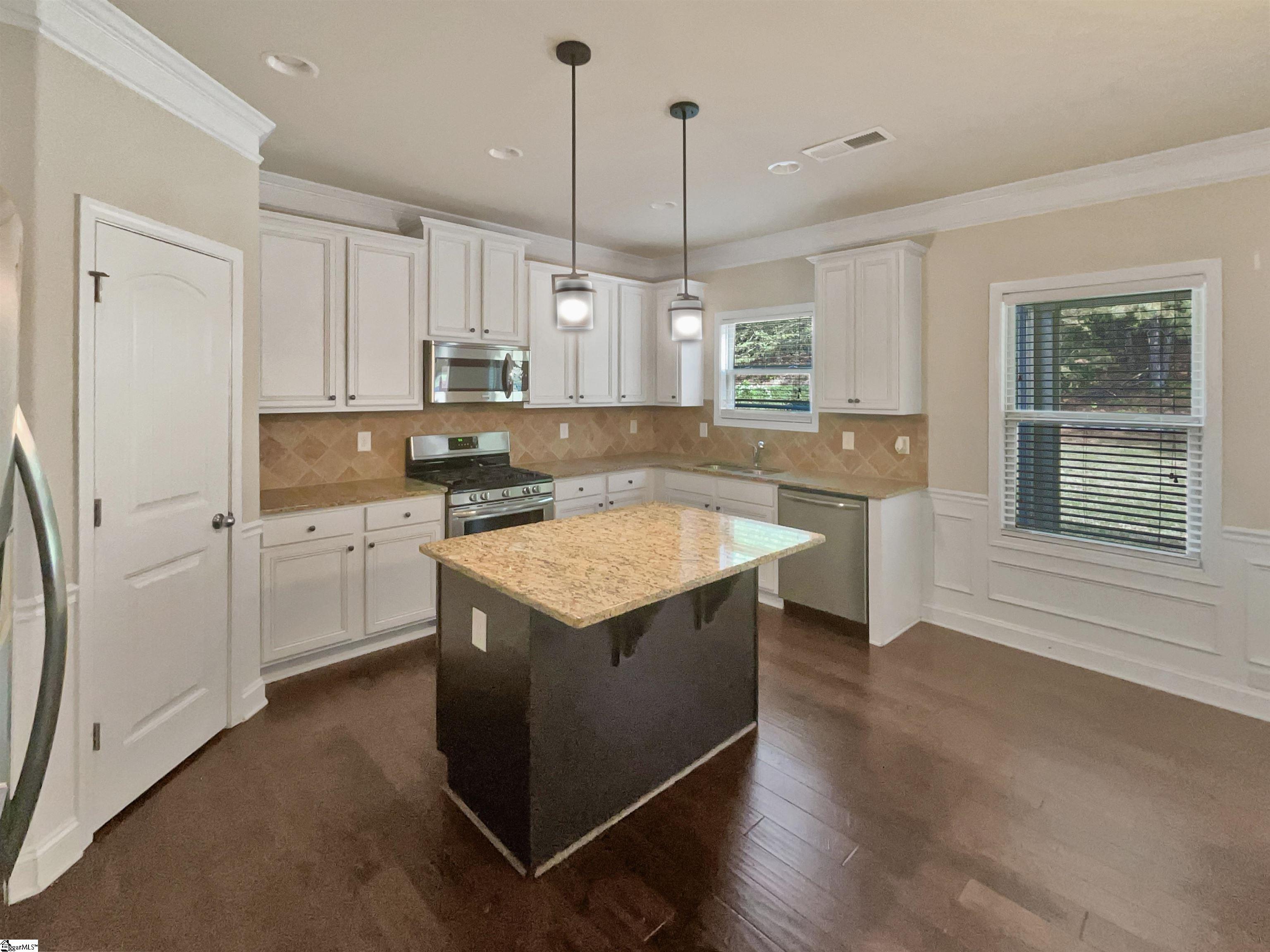 596 Cromwell Drive