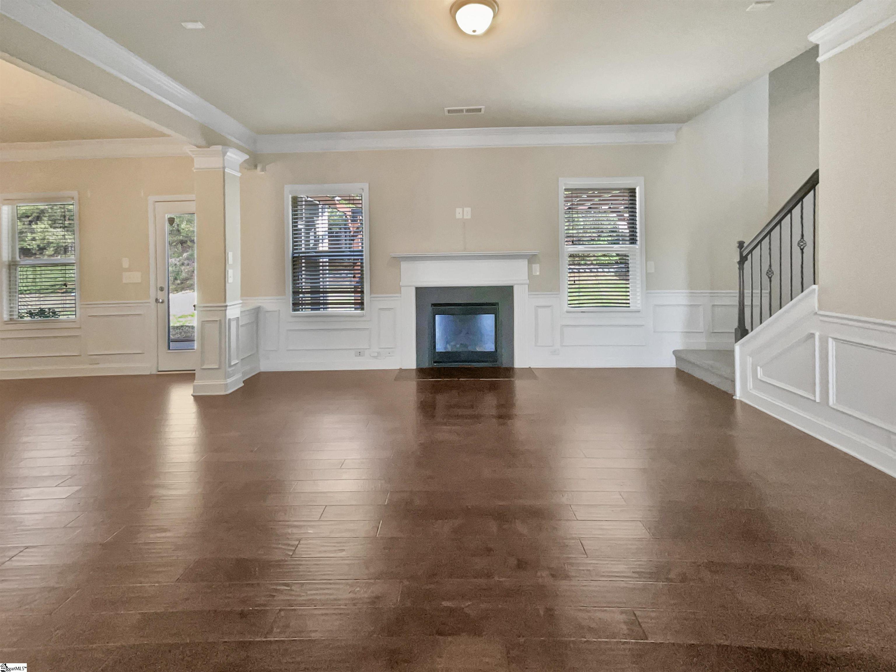596 Cromwell Drive