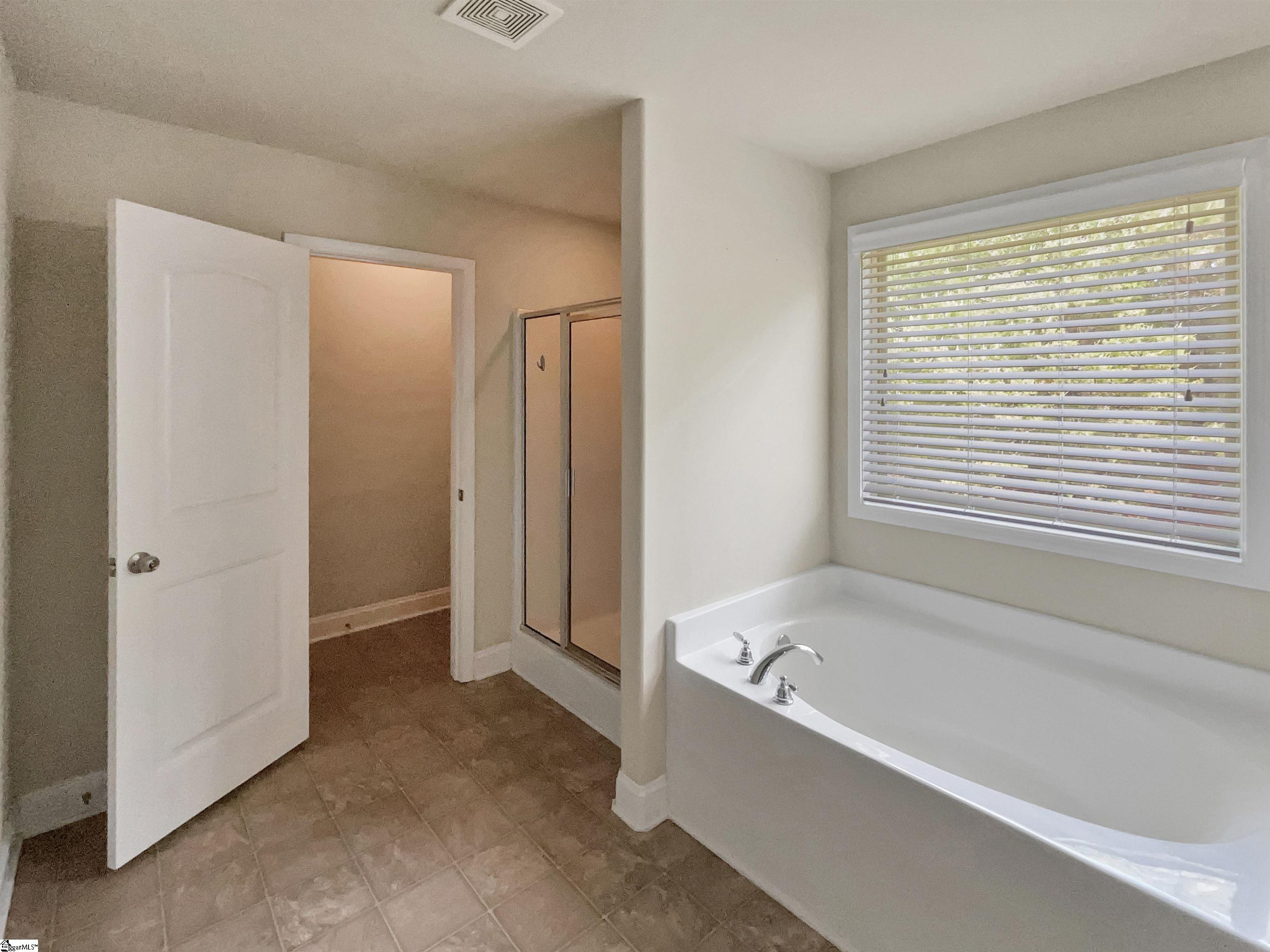 596 Cromwell Drive