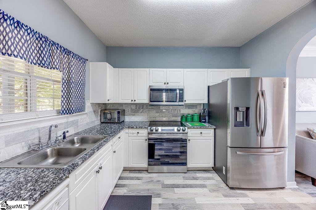 326 Hamilton Parkway