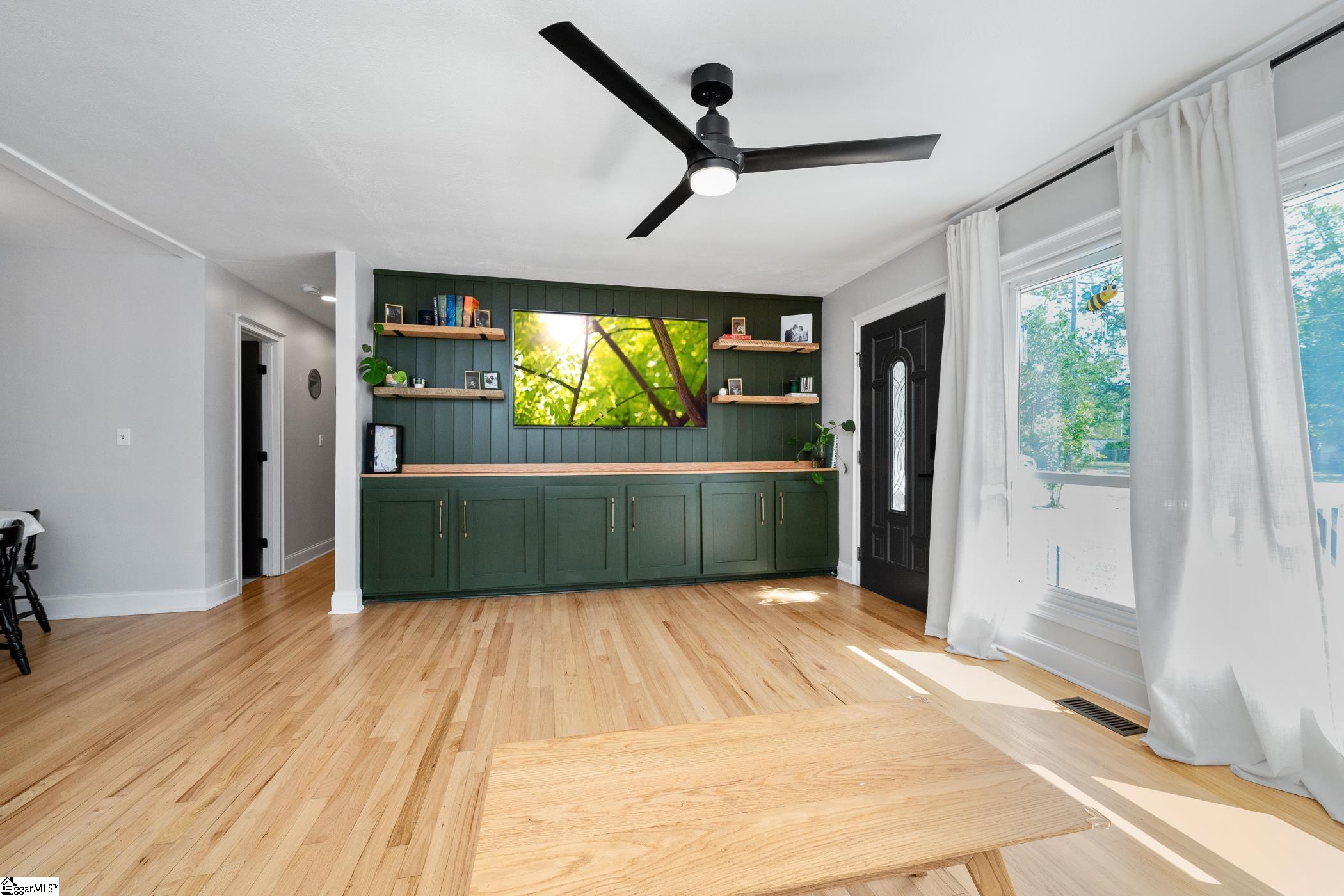 205 Looneybrook Drive