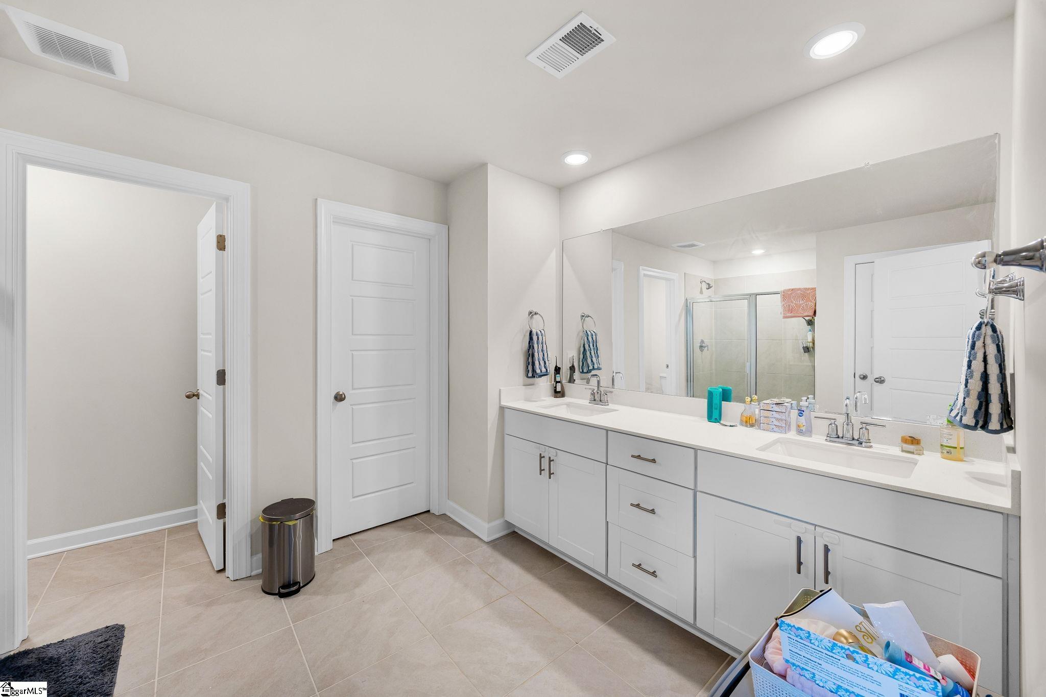 1043 Appalachian Drive