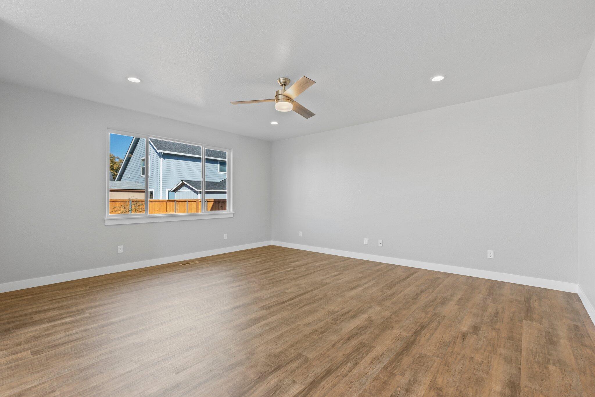 213 Samuel Ln Loop Road