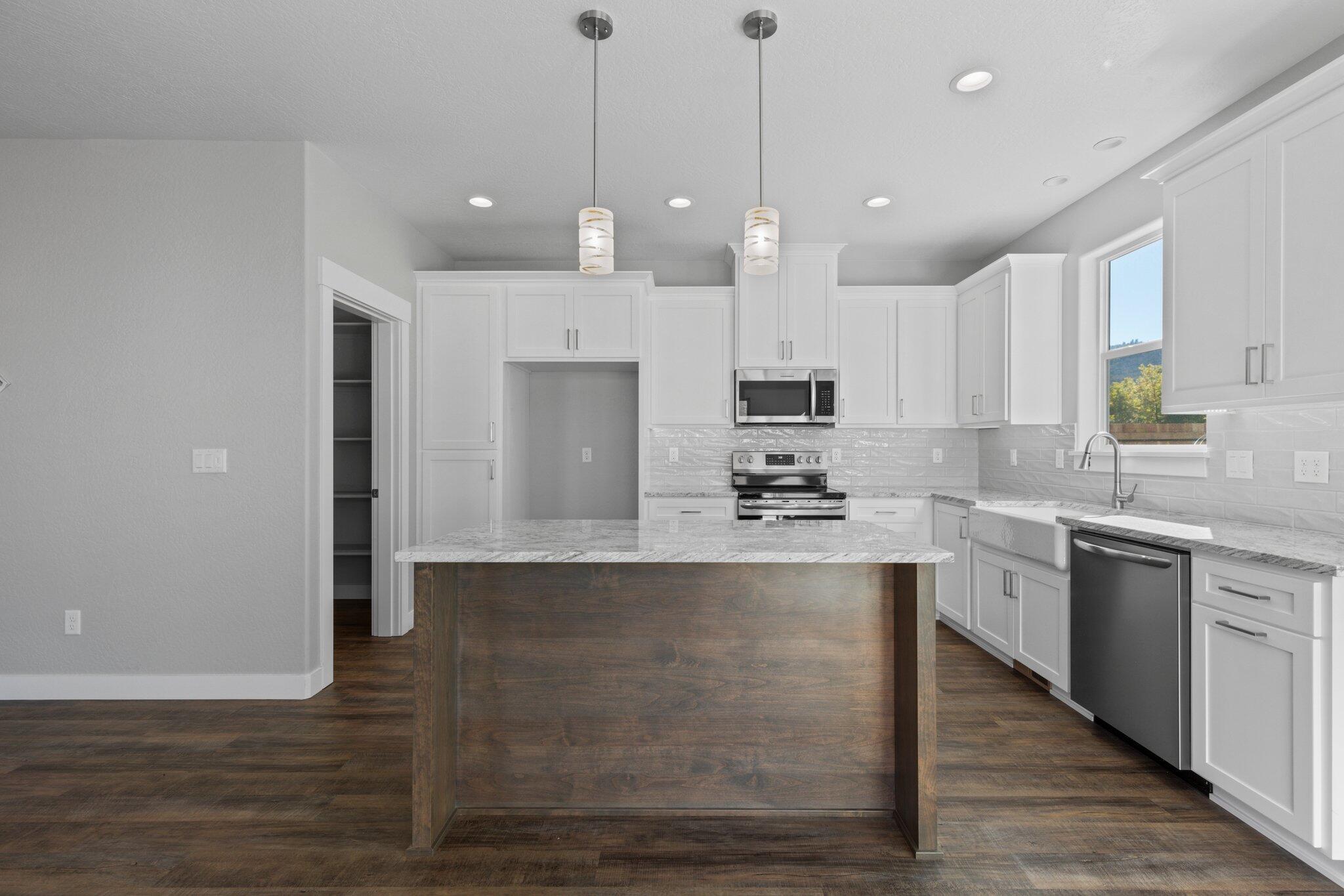 213 Samuel Ln Loop Road