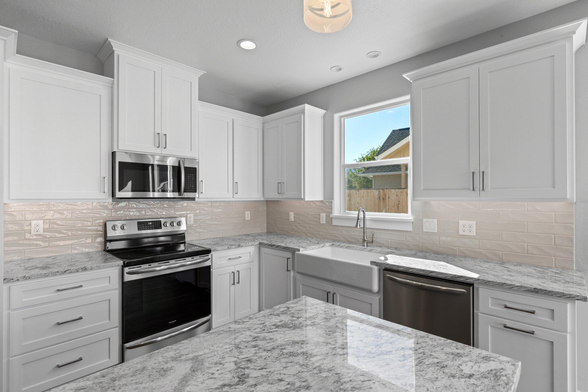 213 Samuel Ln Loop Road