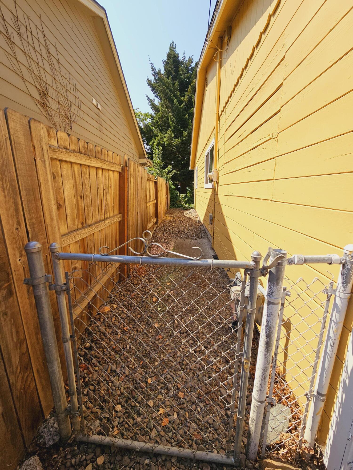 945 Kenyon Street