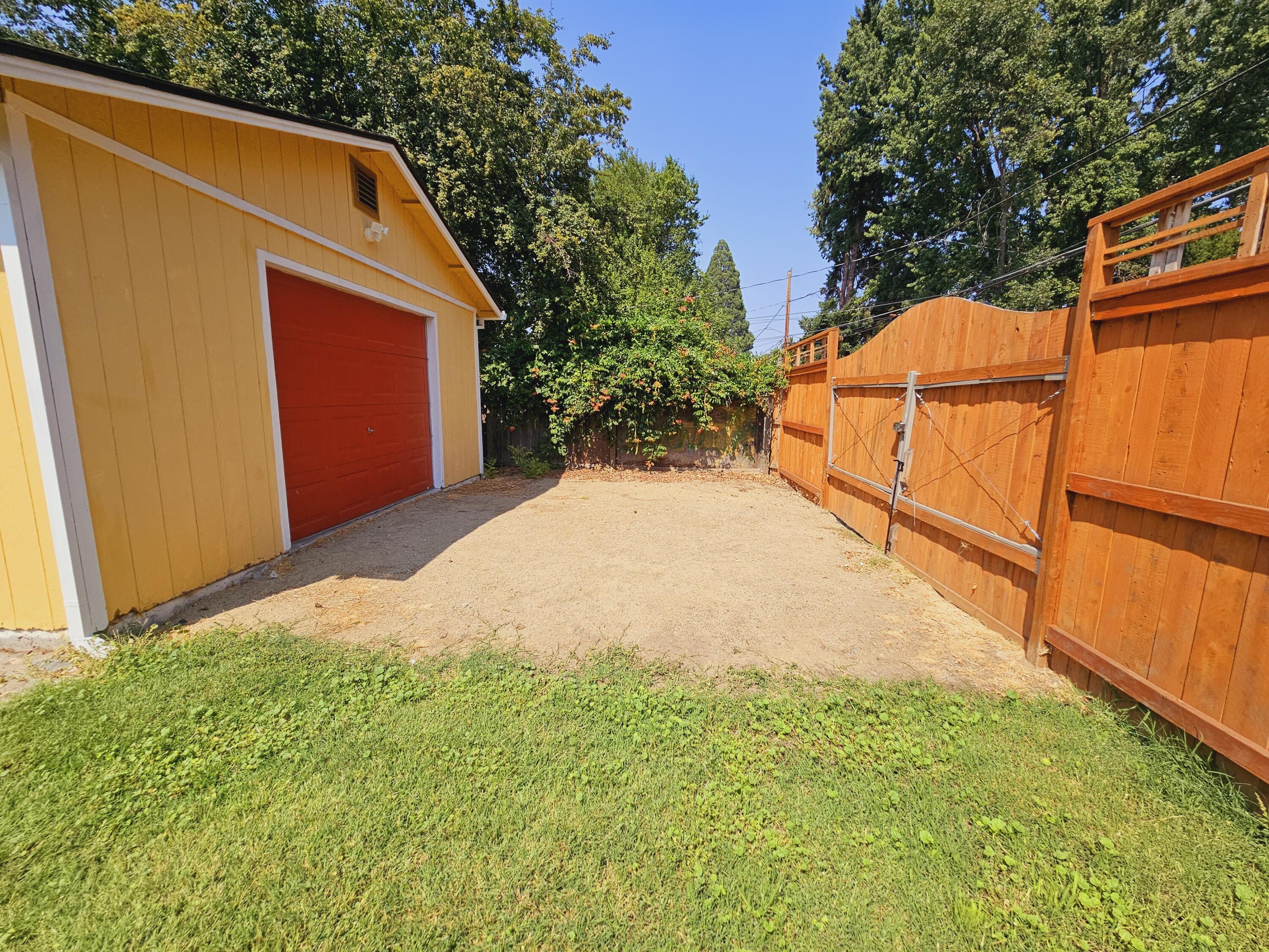 945 Kenyon Street