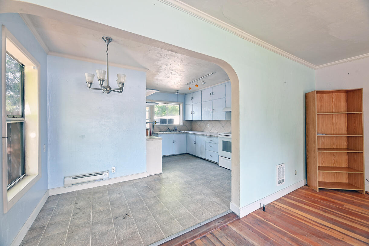 520 W Jackson Street