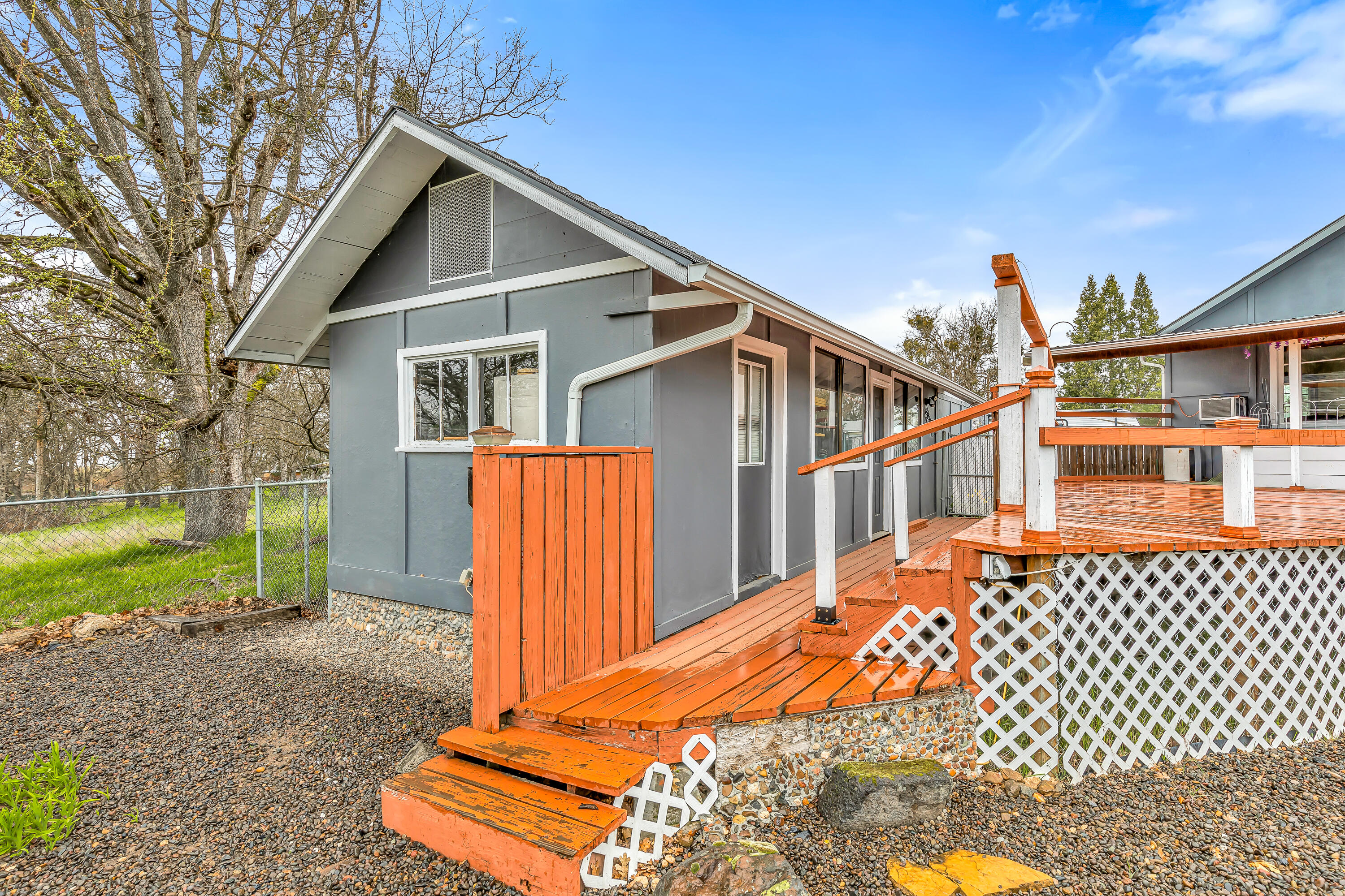 5925 Harris Road