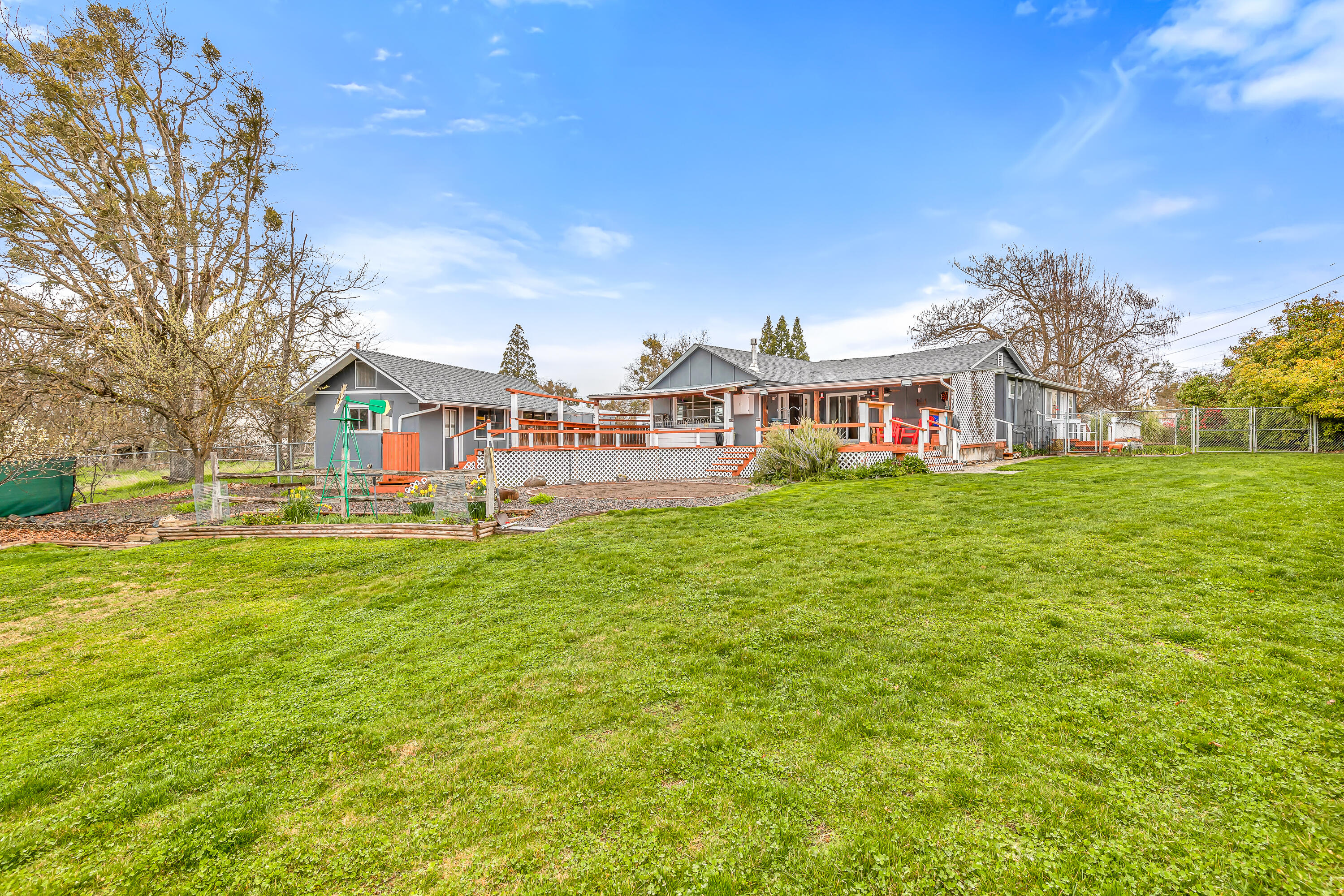 5925 Harris Road