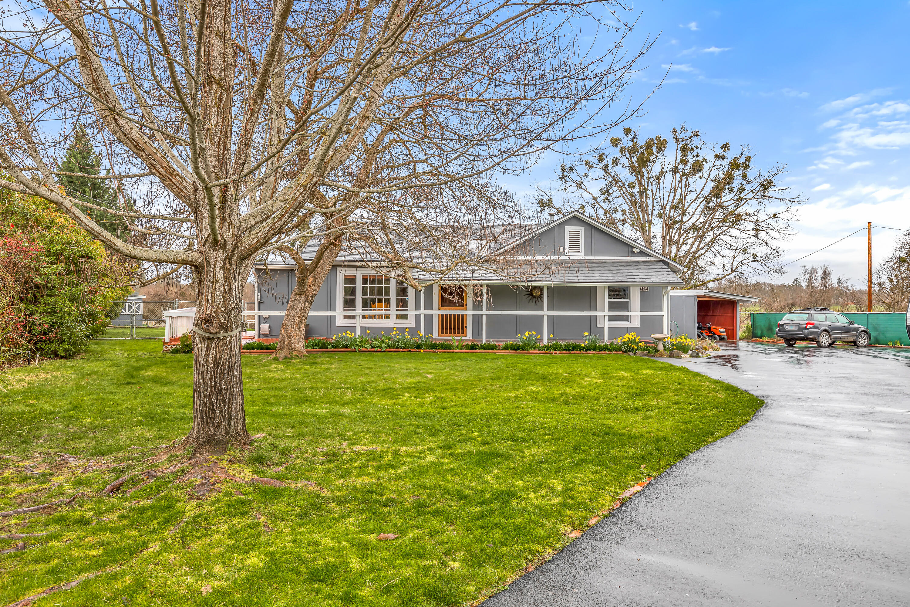 5925 Harris Road